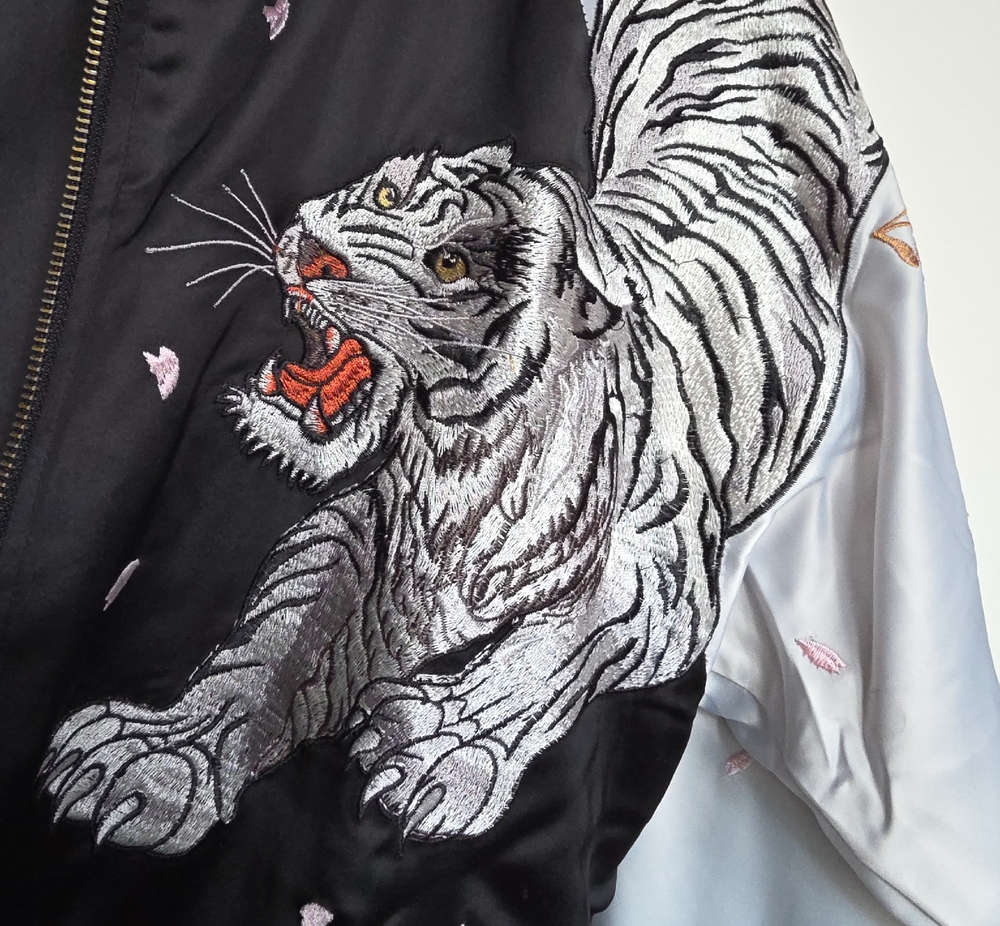 Koisea Black & Silver Embroidered Dragon Tiger Bomber Jacket - Picture 7 of 10
